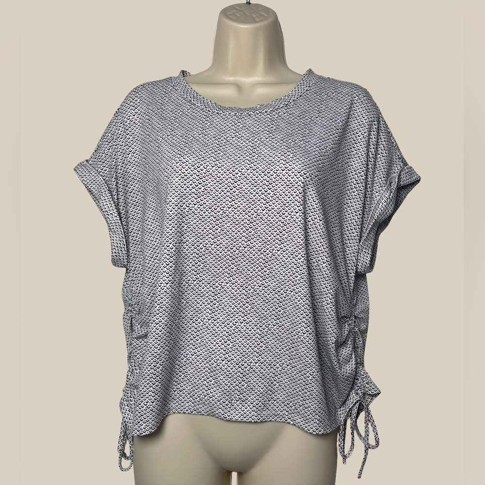 Adrianna Papell Black White Geometric Print Side Ruched Hem Ties Rolled Slv Top
